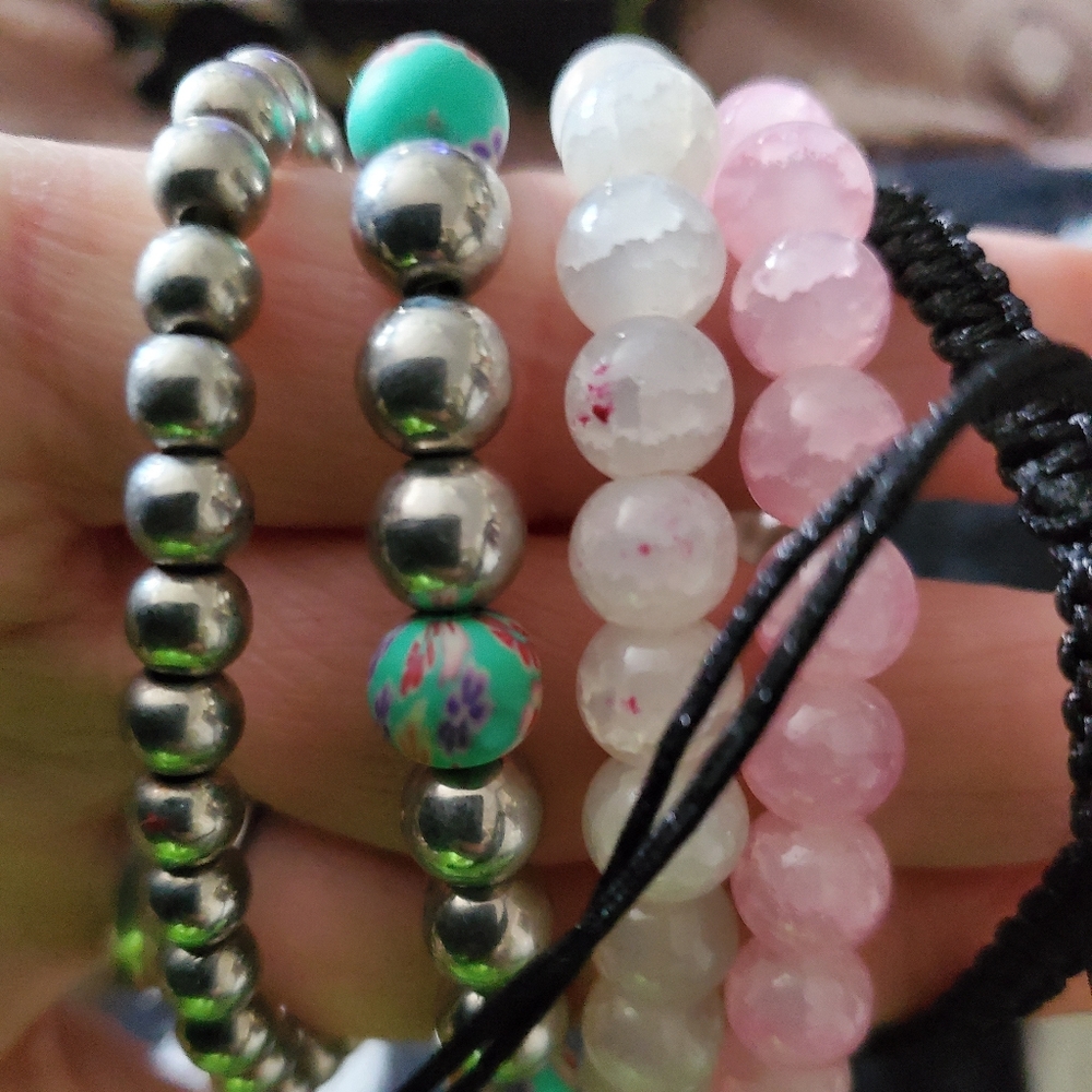 Bracelets 5 - Picture 2 of 7